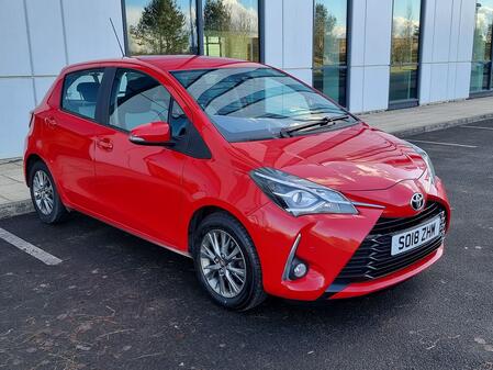 TOYOTA YARIS 1.5 VVT-i Icon Tech 