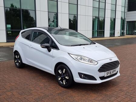 FORD FIESTA 1.3 Zetec White Edition